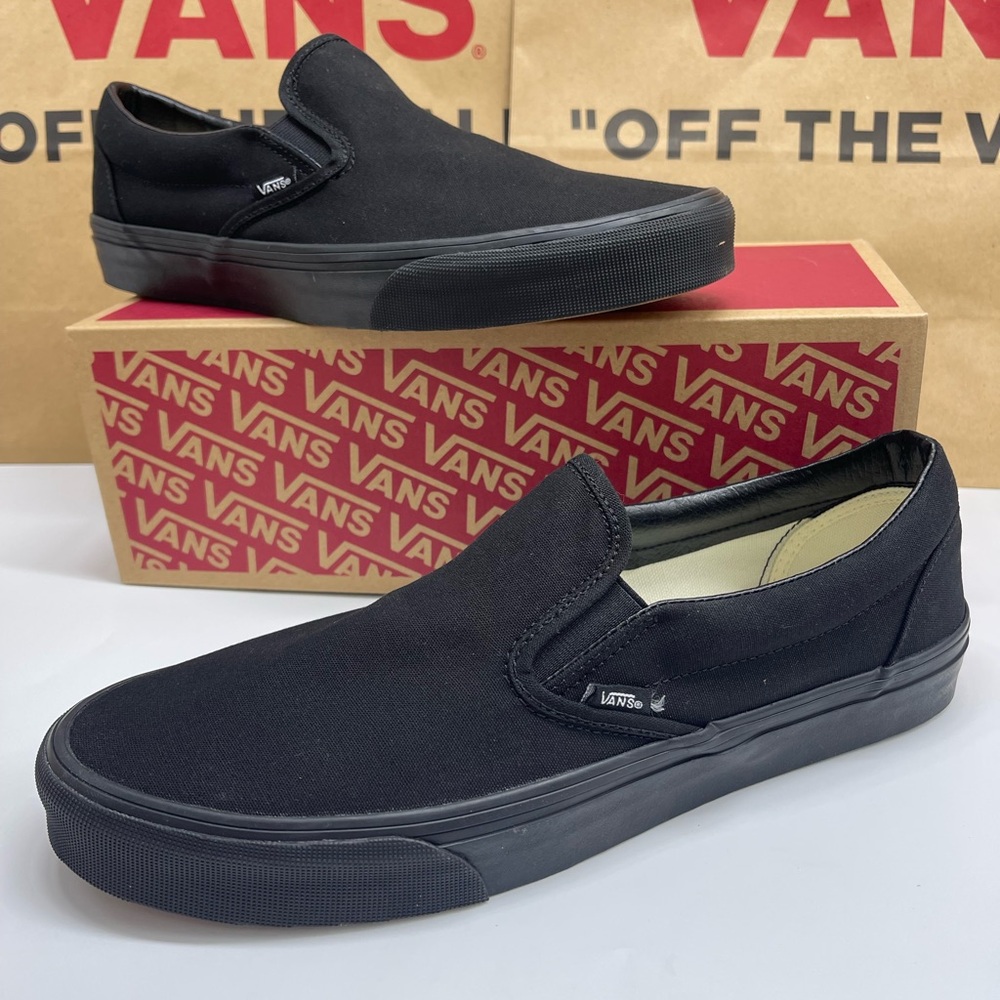 Vans WMNS Classic Black Slip-On Sneakers
Black/Black
VN000EYEBKA - Picture 2 of 16